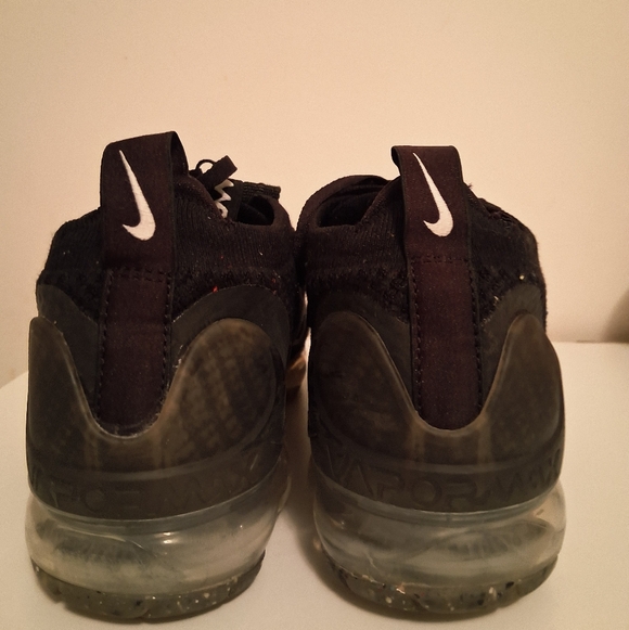 Nike Vapormax - Picture 6 of 12